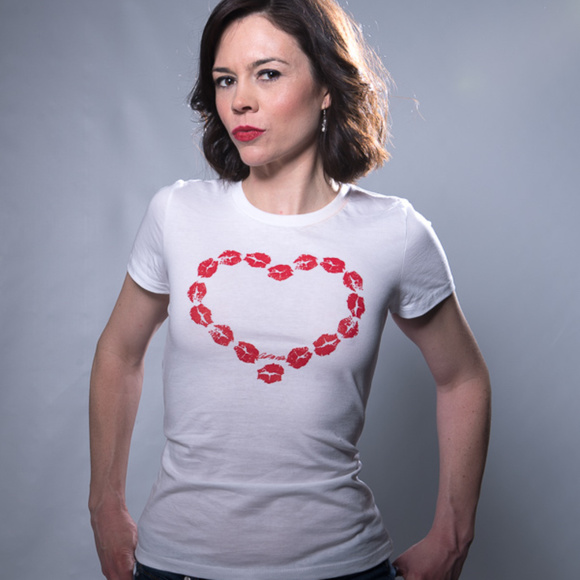 Eileen Marie - Heart of Kisses Tee in White - Picture 1 of 8